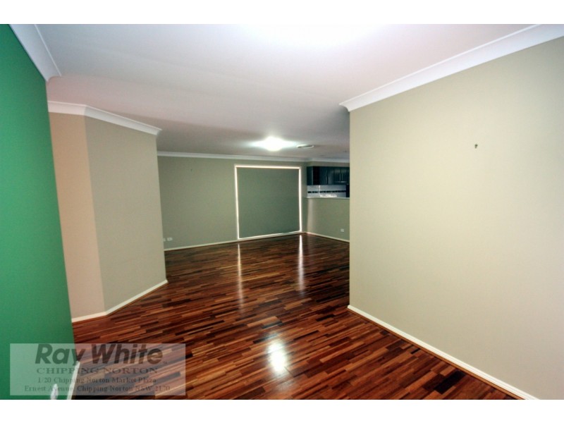 8 Kaputar Court, Wattle Grove NSW 2173