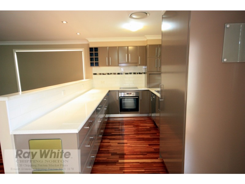 8 Kaputar Court, Wattle Grove NSW 2173