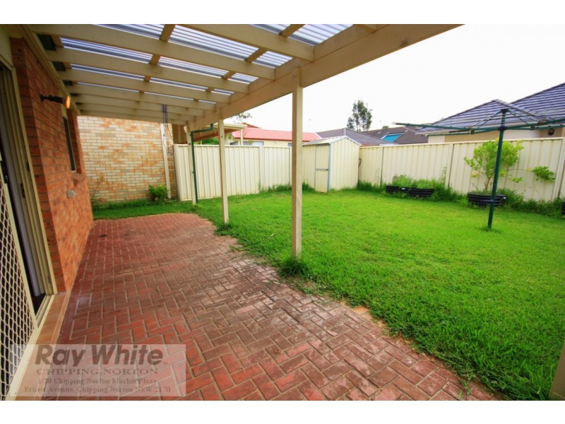 8 Kaputar Court, Wattle Grove NSW 2173