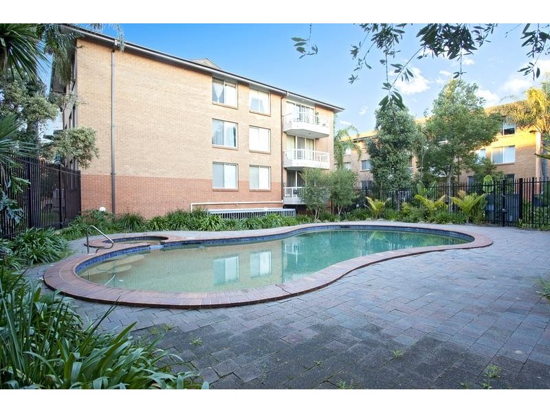 37/8 Mead Drive, Chipping Norton NSW 2170