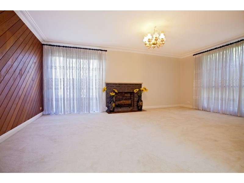 6 Kalana Close, Moorebank NSW 2170