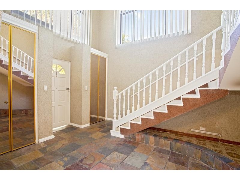 6 Kalana Close, Moorebank NSW 2170