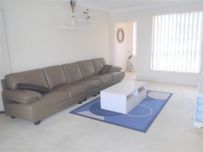 8A Watts Place, West Hoxton NSW 2171