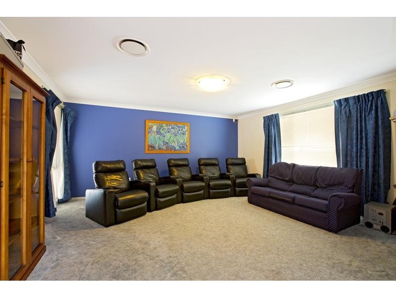 1 Ajuga Court, Voyager Point NSW 2172