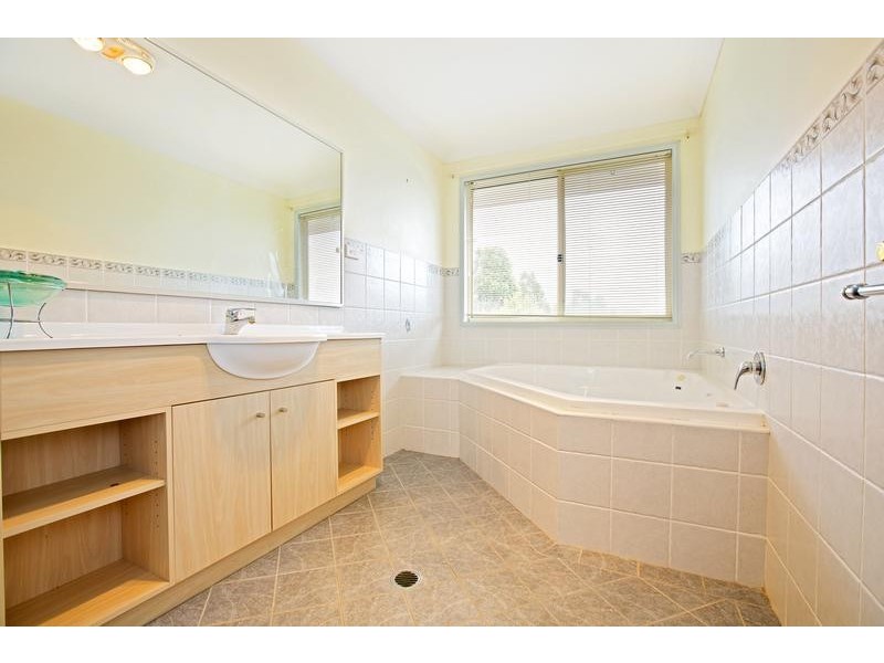 1 Ajuga Court, Voyager Point NSW 2172