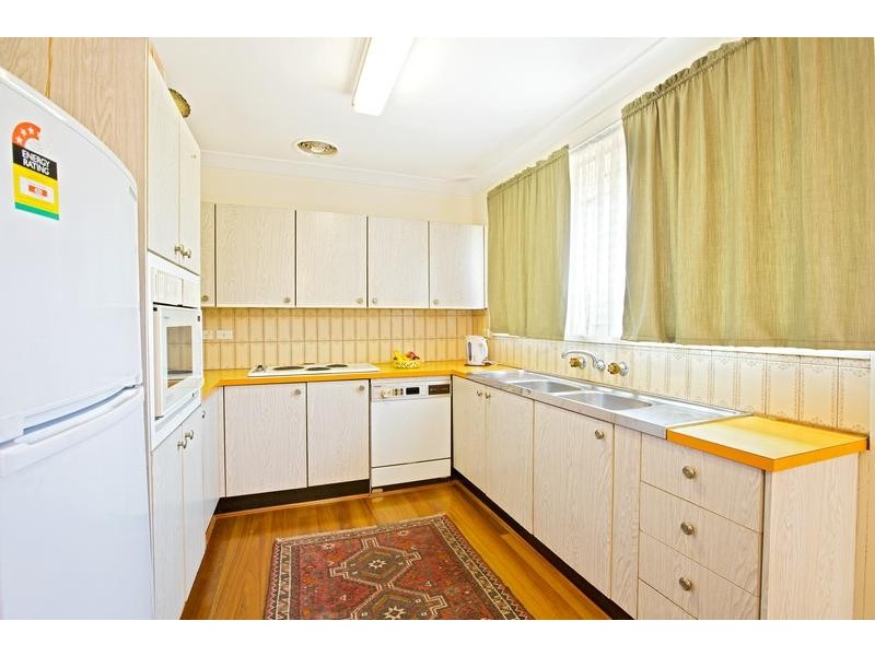 6 Rae Avenue, Moorebank NSW 2170