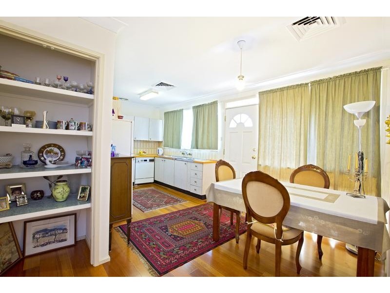 6 Rae Avenue, Moorebank NSW 2170