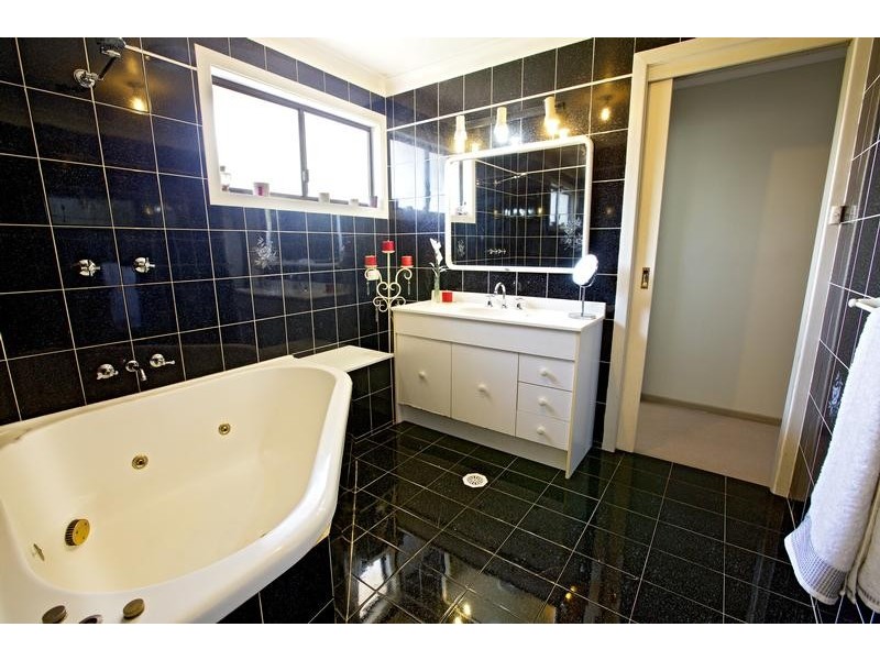 9 Lavington Avenue, Chipping Norton NSW 2170