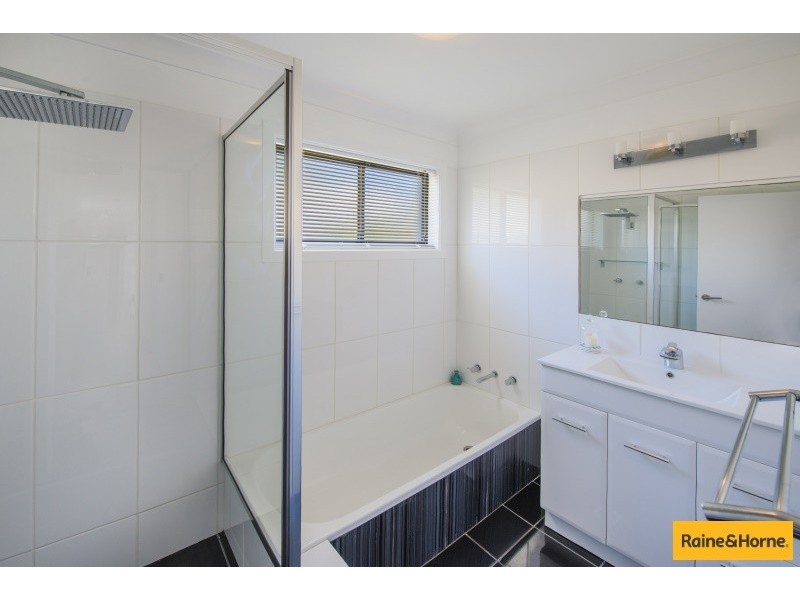 27 Robert Garrett Street, Coffs Harbour NSW 2450