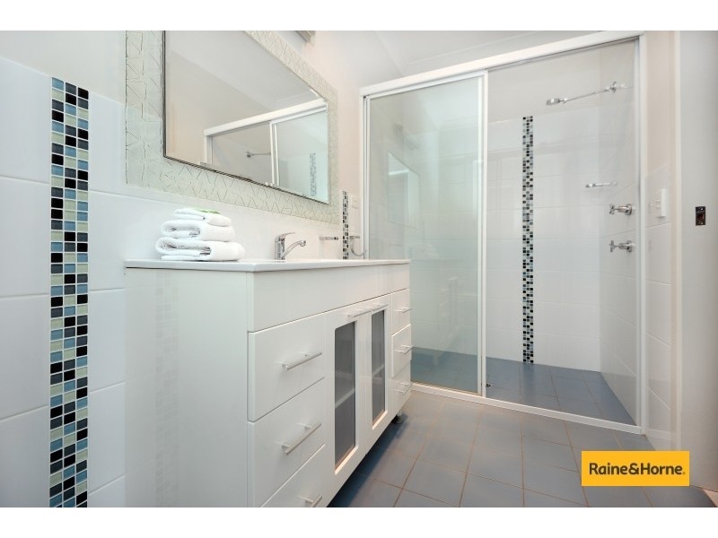 18 San Simeon Circuit, Sapphire Beach NSW 2450
