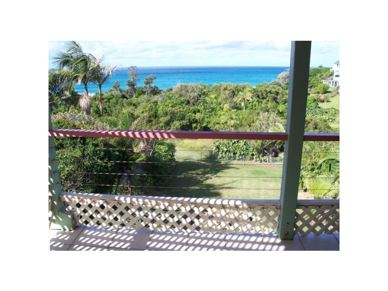 15 Sapphire Crescent, Sapphire Beach NSW 2450