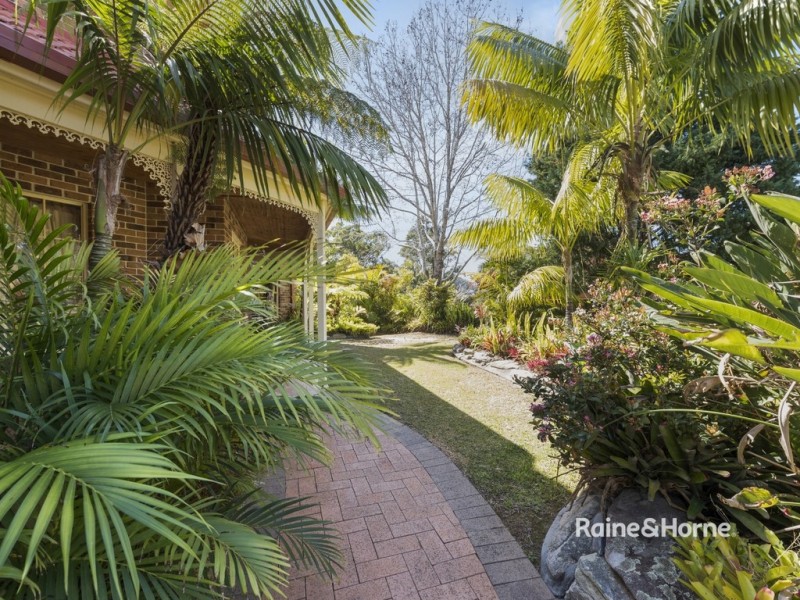 10 Pont Close, Emerald Beach NSW 2456