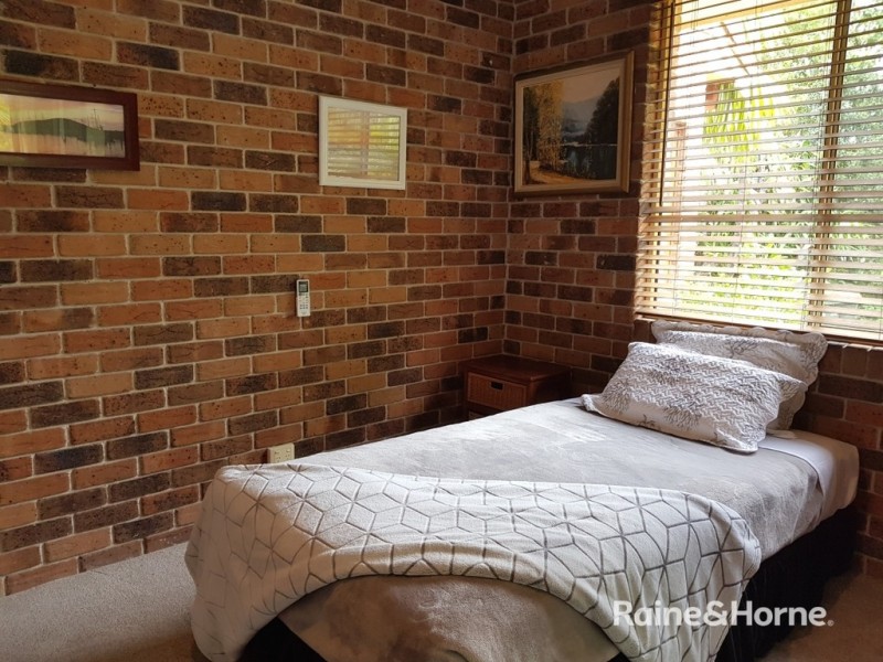 10 Pont Close, Emerald Beach NSW 2456