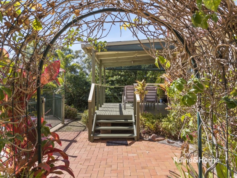 10 Pont Close, Emerald Beach NSW 2456