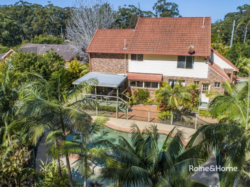 10 Pont Close, Emerald Beach NSW 2456