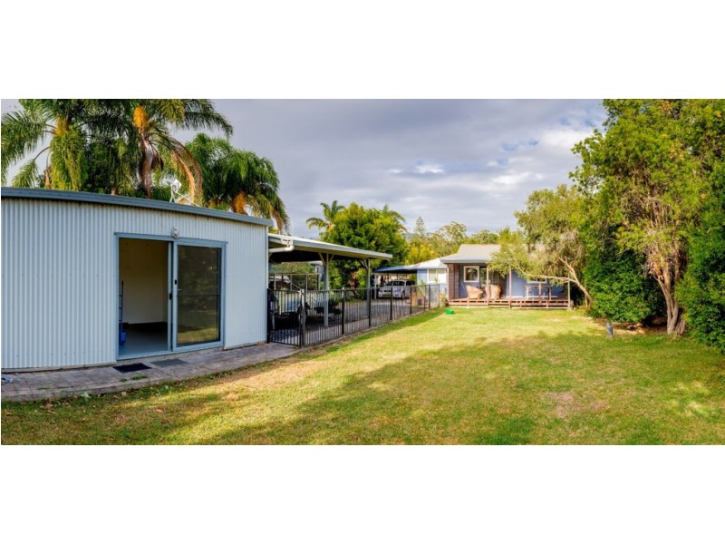 5 Reicks Close, Sapphire Beach NSW 2450