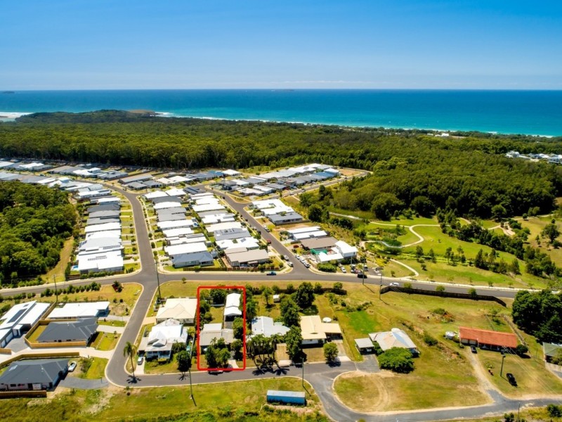 5 Reicks Close, Sapphire Beach NSW 2450
