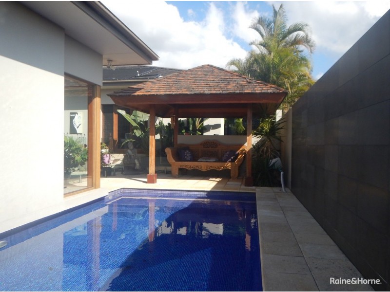 12 San Simeon Circuit, Sapphire Beach NSW 2450