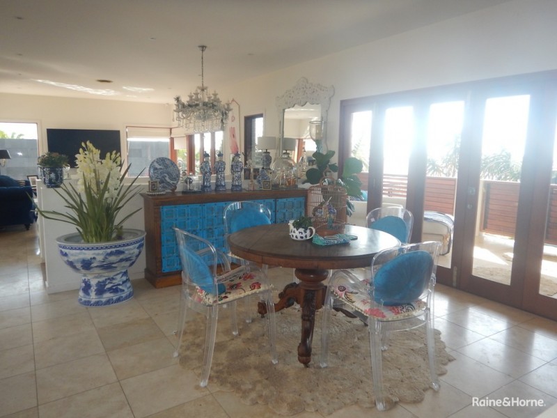 12 San Simeon Circuit, Sapphire Beach NSW 2450