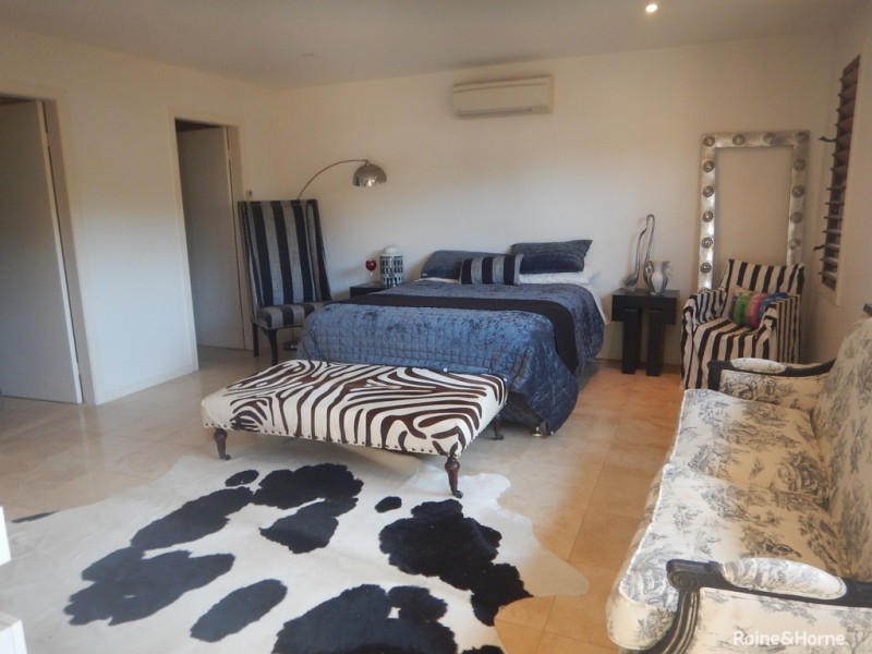 12 San Simeon Circuit, Sapphire Beach NSW 2450
