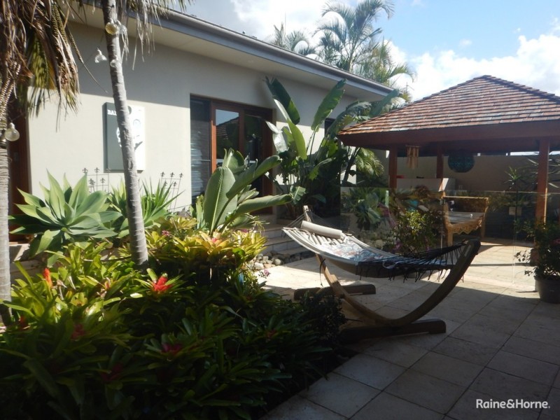 12 San Simeon Circuit, Sapphire Beach NSW 2450