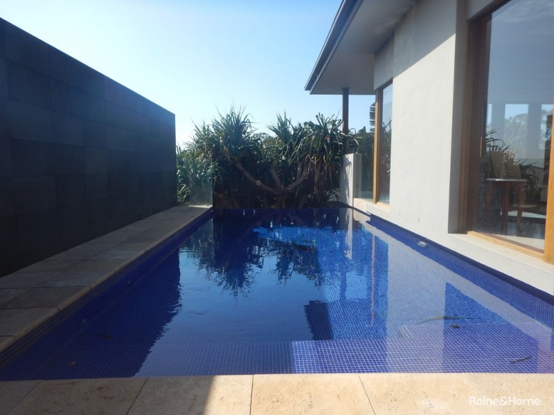 12 San Simeon Circuit, Sapphire Beach NSW 2450
