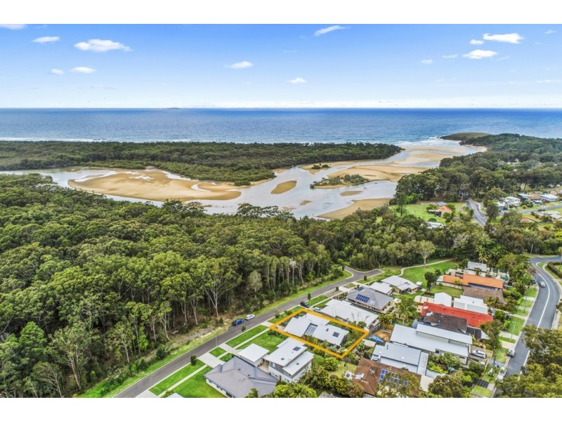 14 Habitat Drive, Moonee Beach NSW 2450