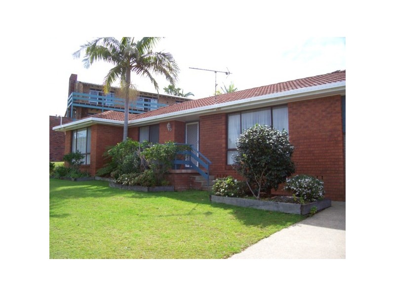 11 Nardie Street, Sapphire Beach NSW 2450