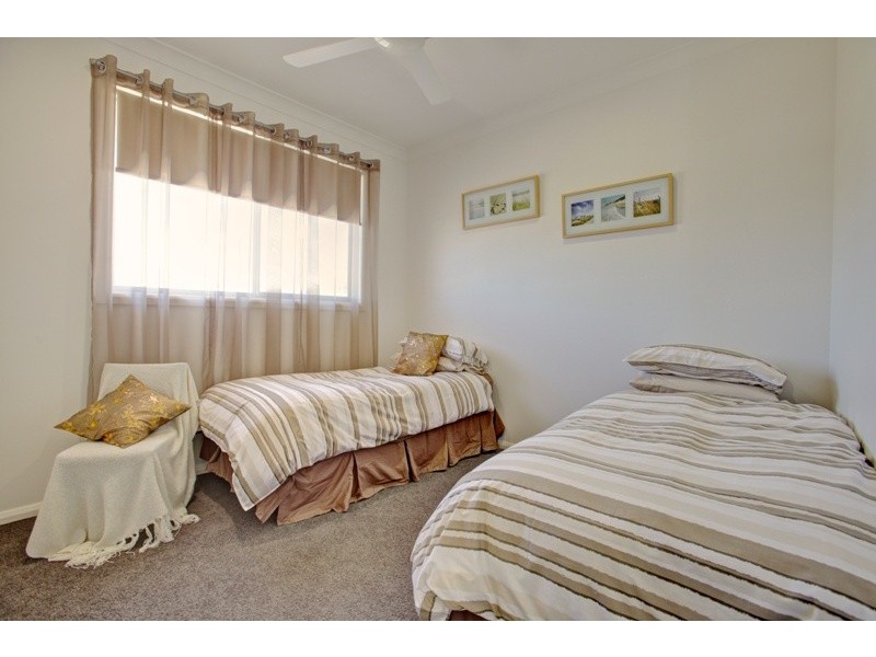 2 San Simeon Circuit, Sapphire Beach NSW 2450