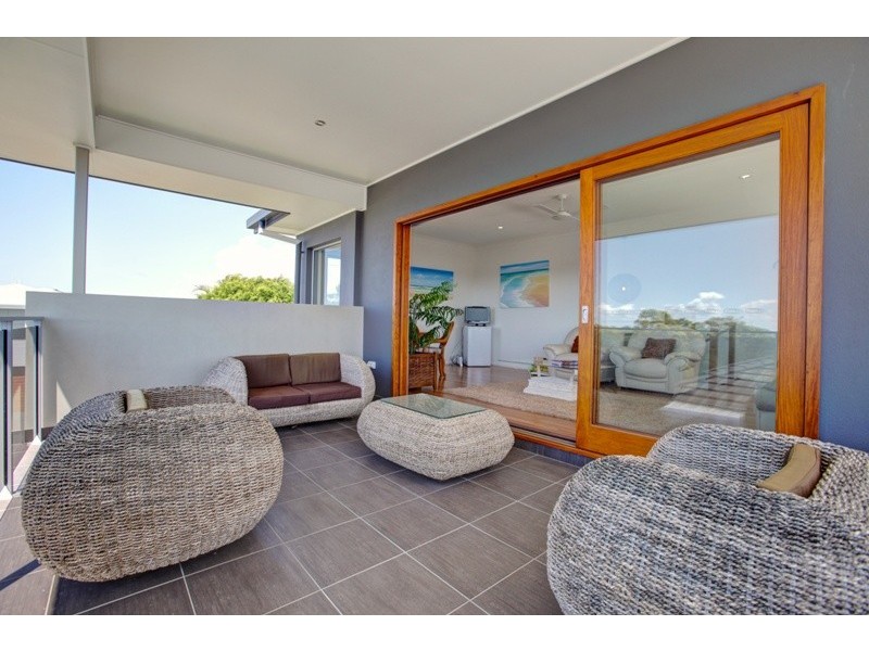 2 San Simeon Circuit, Sapphire Beach NSW 2450