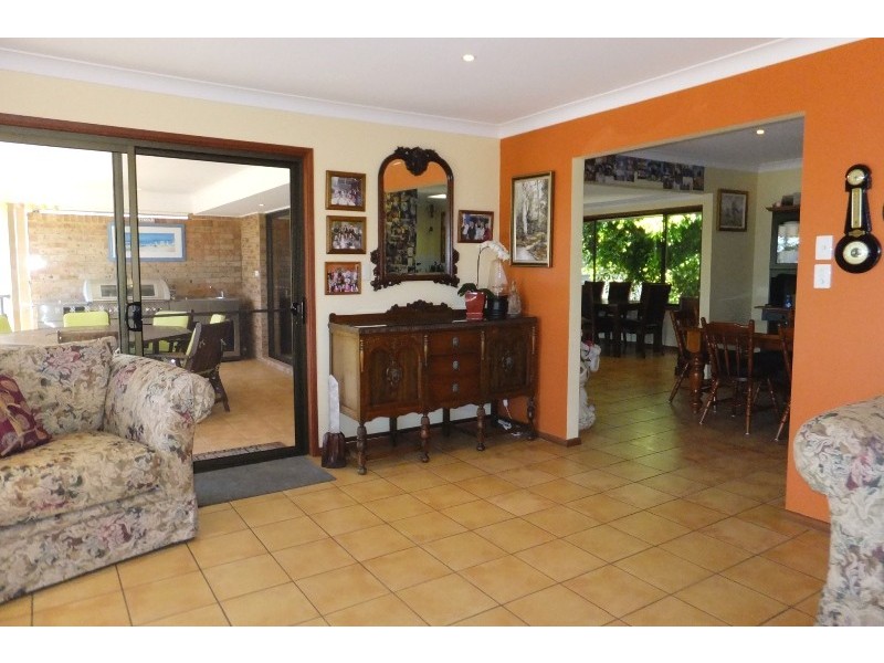 6 Hibiscus Avenue, Sapphire Beach NSW 2450