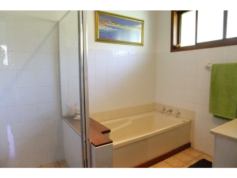 6 Hibiscus Avenue, Sapphire Beach NSW 2450