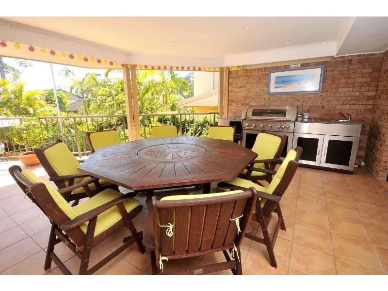 6 Hibiscus Avenue, Sapphire Beach NSW 2450