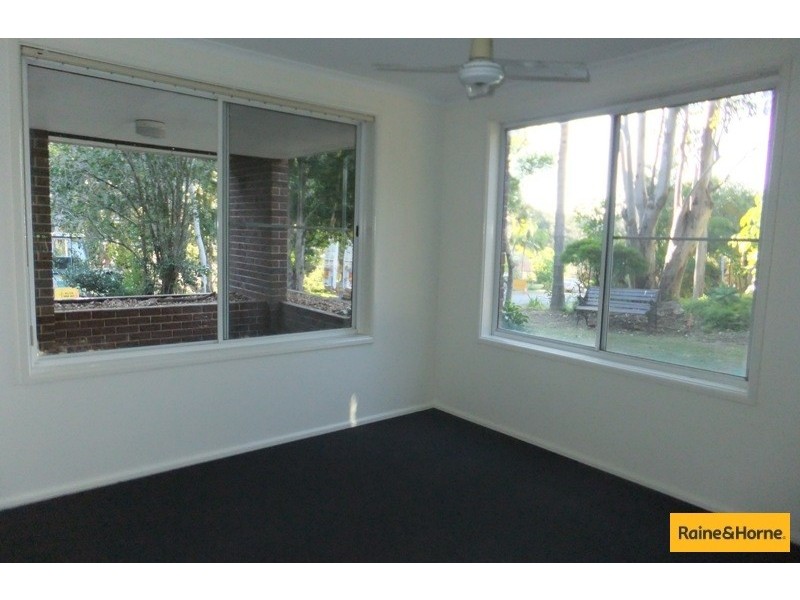 4 Lakeside Drive, Sapphire Beach NSW 2450