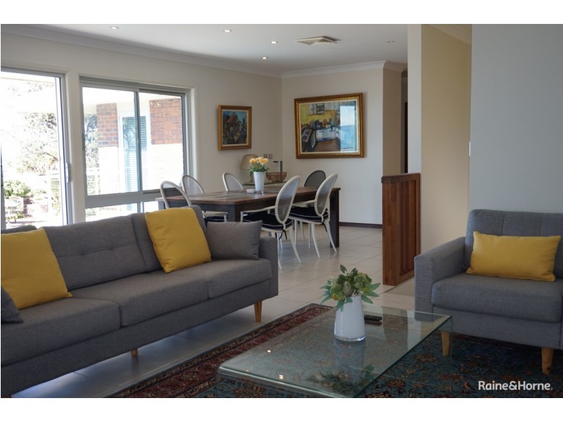 9 Emerald Avenue, Sapphire Beach NSW 2450