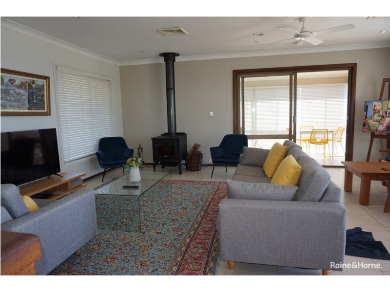 9 Emerald Avenue, Sapphire Beach NSW 2450