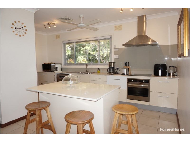 9 Emerald Avenue, Sapphire Beach NSW 2450