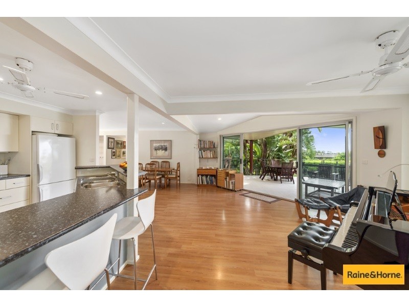 4 Canomie Street, Sapphire Beach NSW 2450