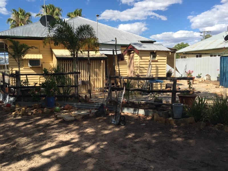 8 ROSE STREET, Blackall QLD 4472