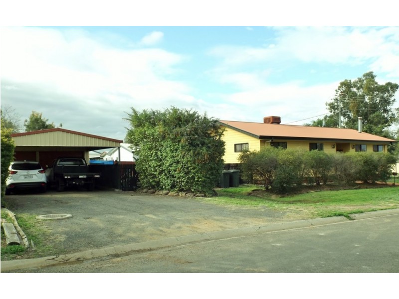 111 Quintin Street, Roma QLD 4455