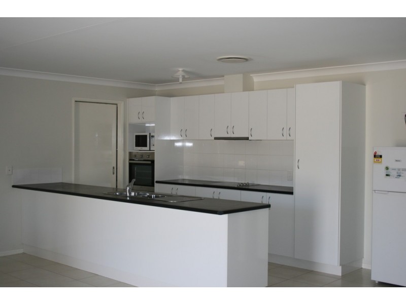 Unit 1 and 2/25 Racecourse Road, Miles QLD 4415