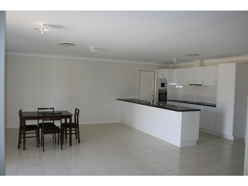 Unit 1 and 2/25 Racecourse Road, Miles QLD 4415