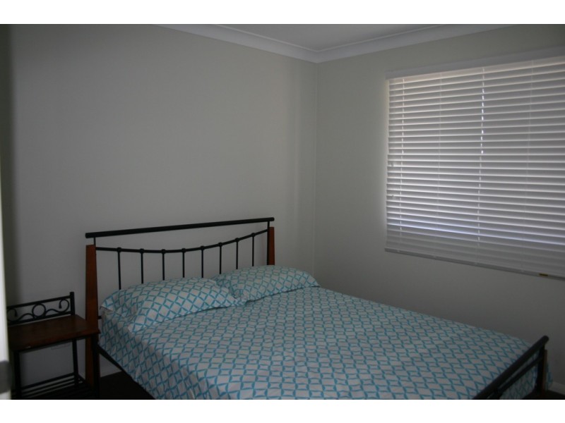 Unit 1 and 2/25 Racecourse Road, Miles QLD 4415