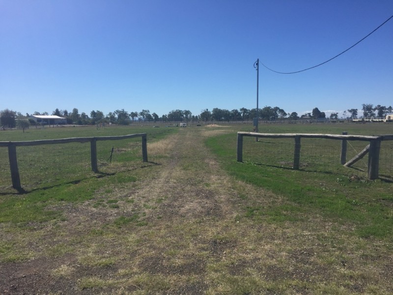 81 Southern Cross Drive, Dalby QLD 4405