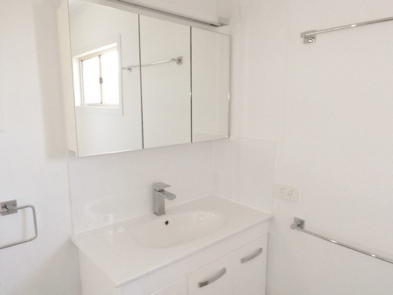 1 Saunders Street, Roma QLD 4455