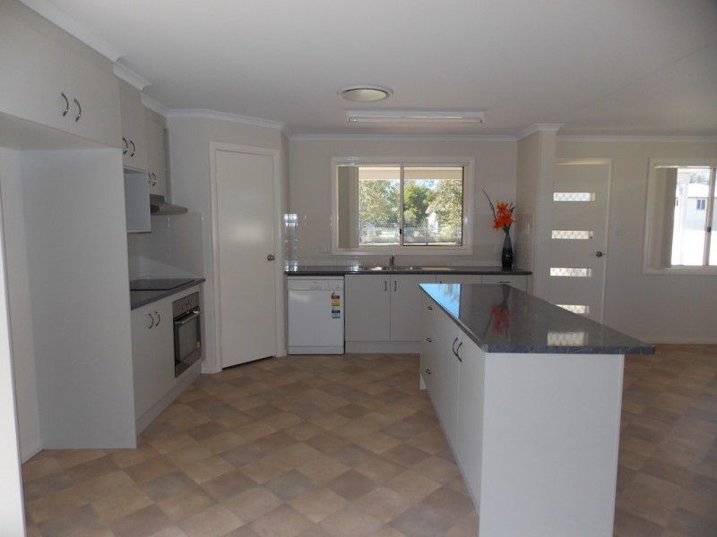 14 ACACIA ST, Blackall QLD 4472