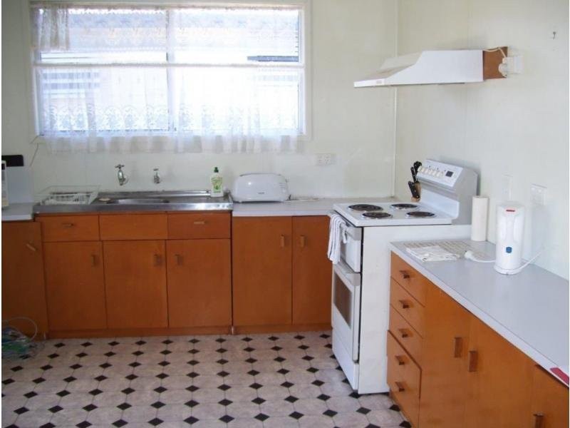 33 Ford Street, Taroom QLD 4420