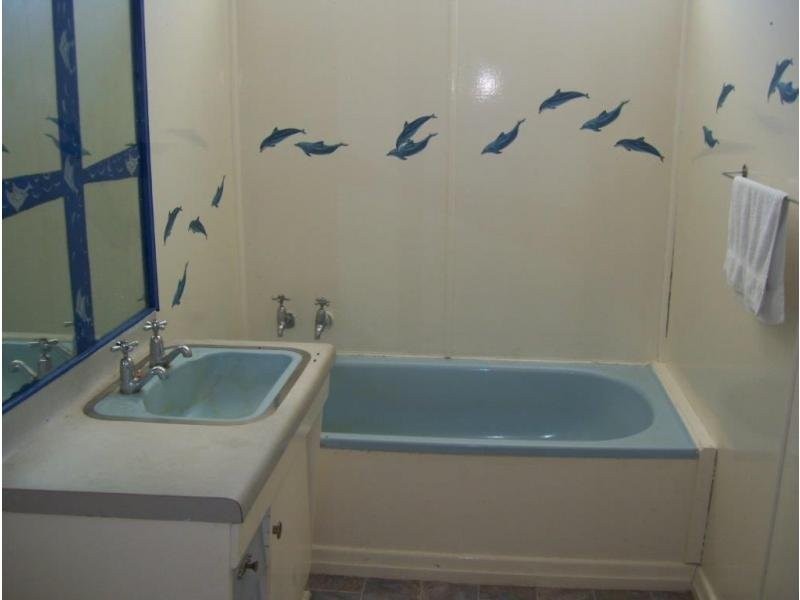 33 Ford Street, Taroom QLD 4420