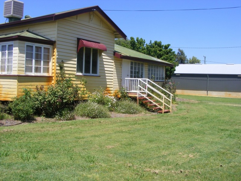 26 ARTHUR ST, Tambo QLD 4478