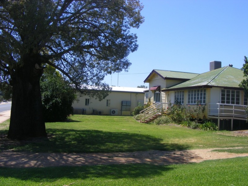 26 ARTHUR ST, Tambo QLD 4478